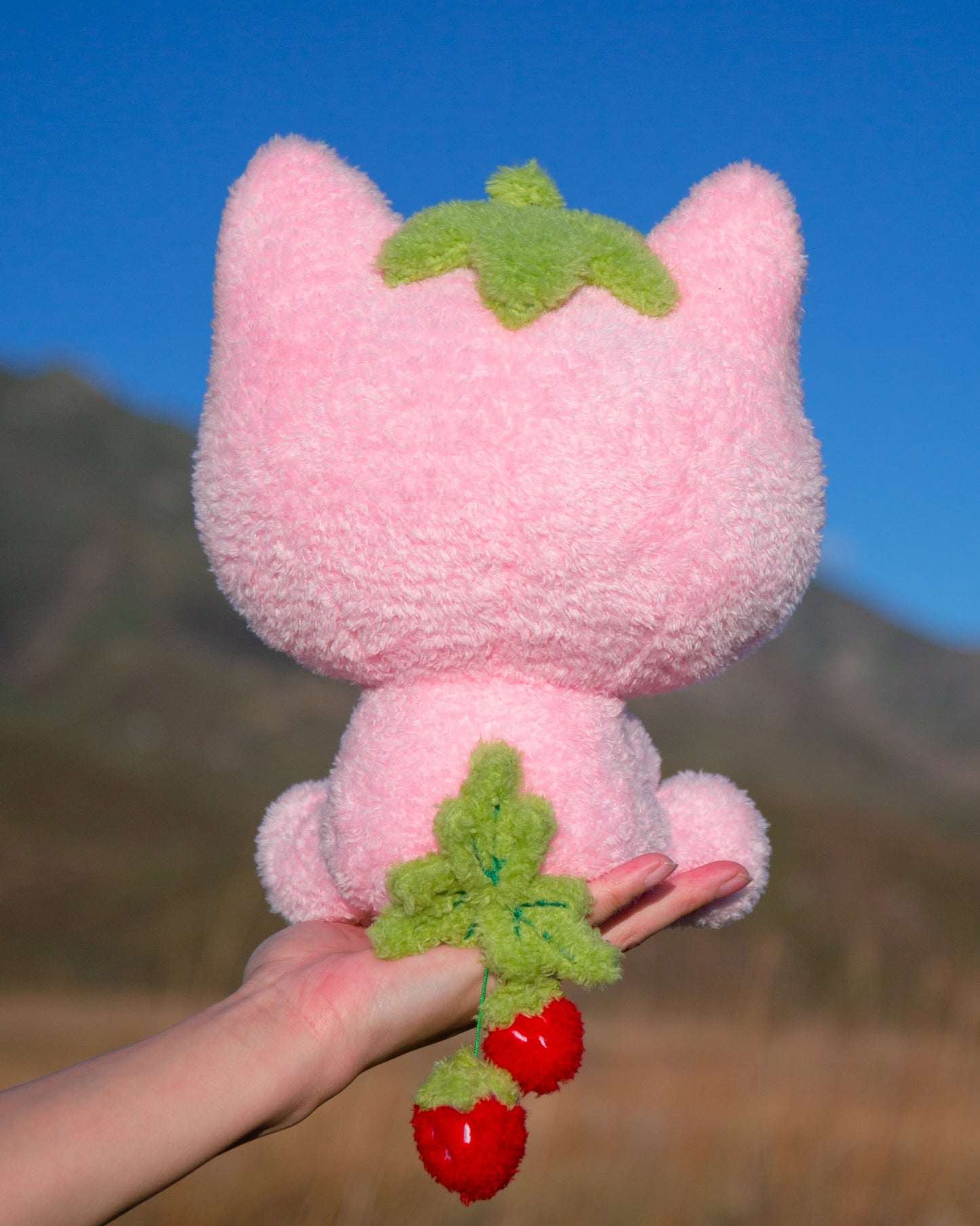 Strawmi – Strawberry Cat Plush Toy