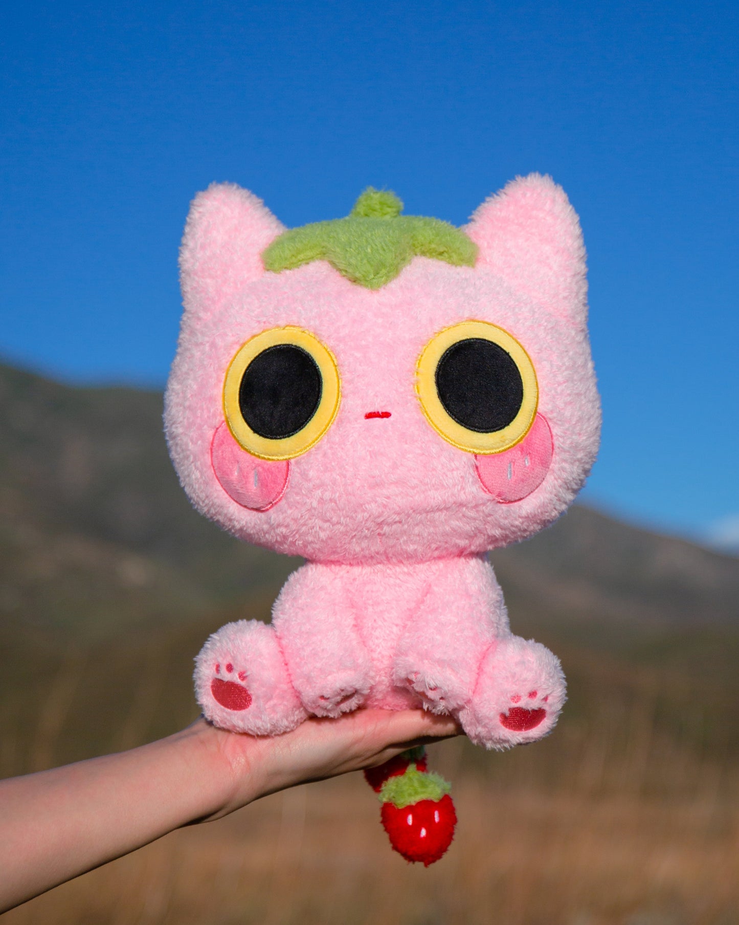 Strawmi – Strawberry Cat Plush Toy