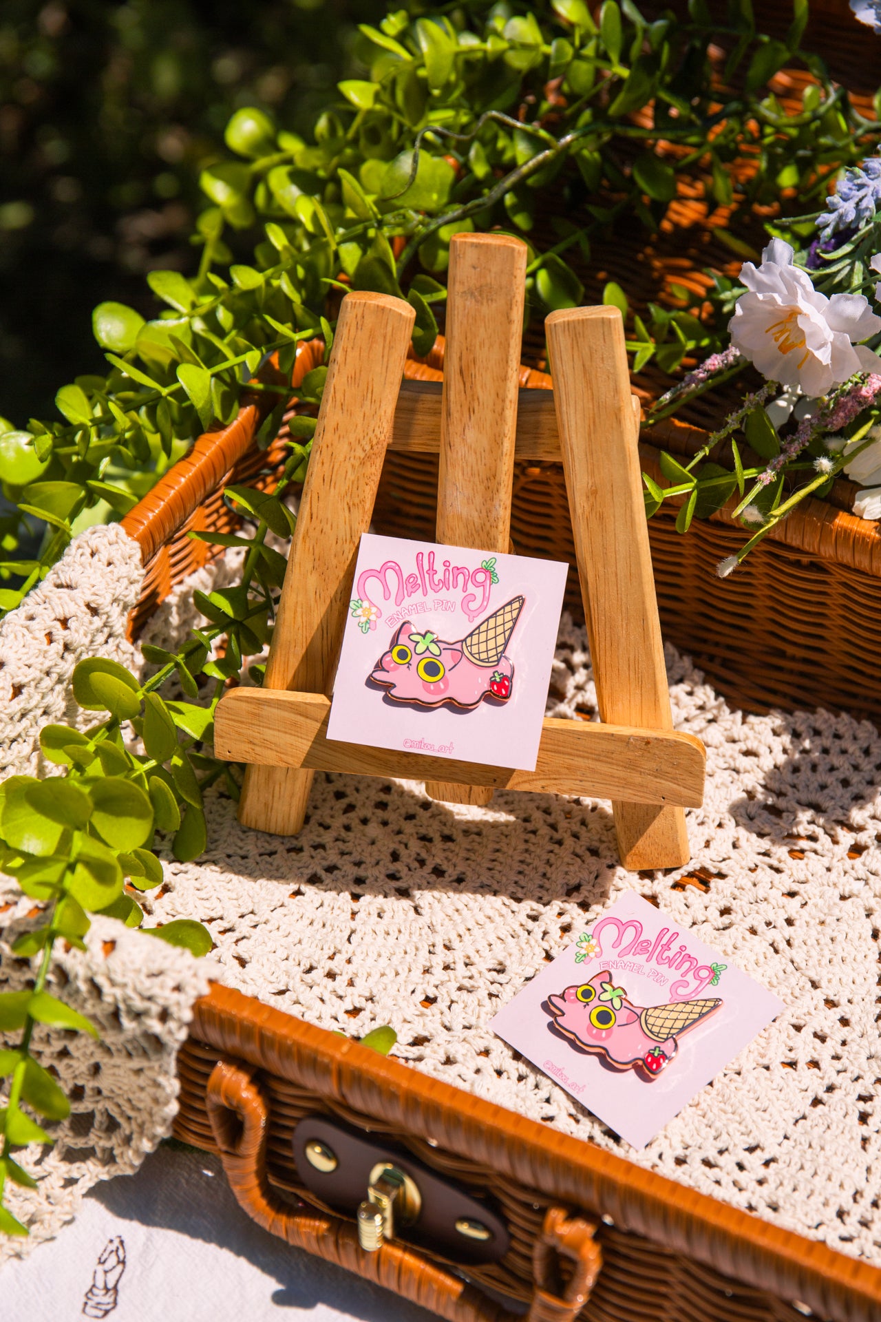 Melting Strawberry Ice Cream Cat Enamel Pin | Liquid Cat Serie | Mikou Original Art
