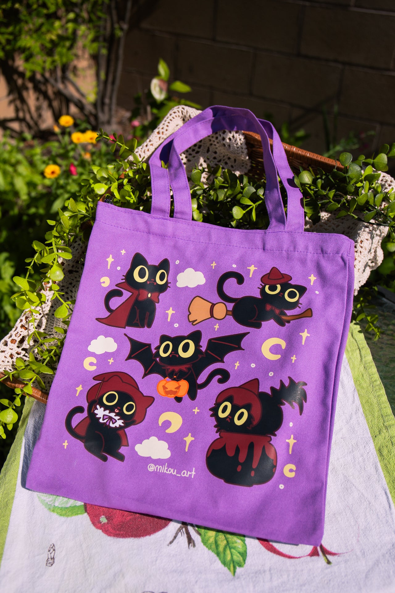 Vampire Cats Cotton Tote Bag | Inner Pocket + Zipper | 100% Cotton | Gift for Cat Lovers | Handmade, Durable and Functional