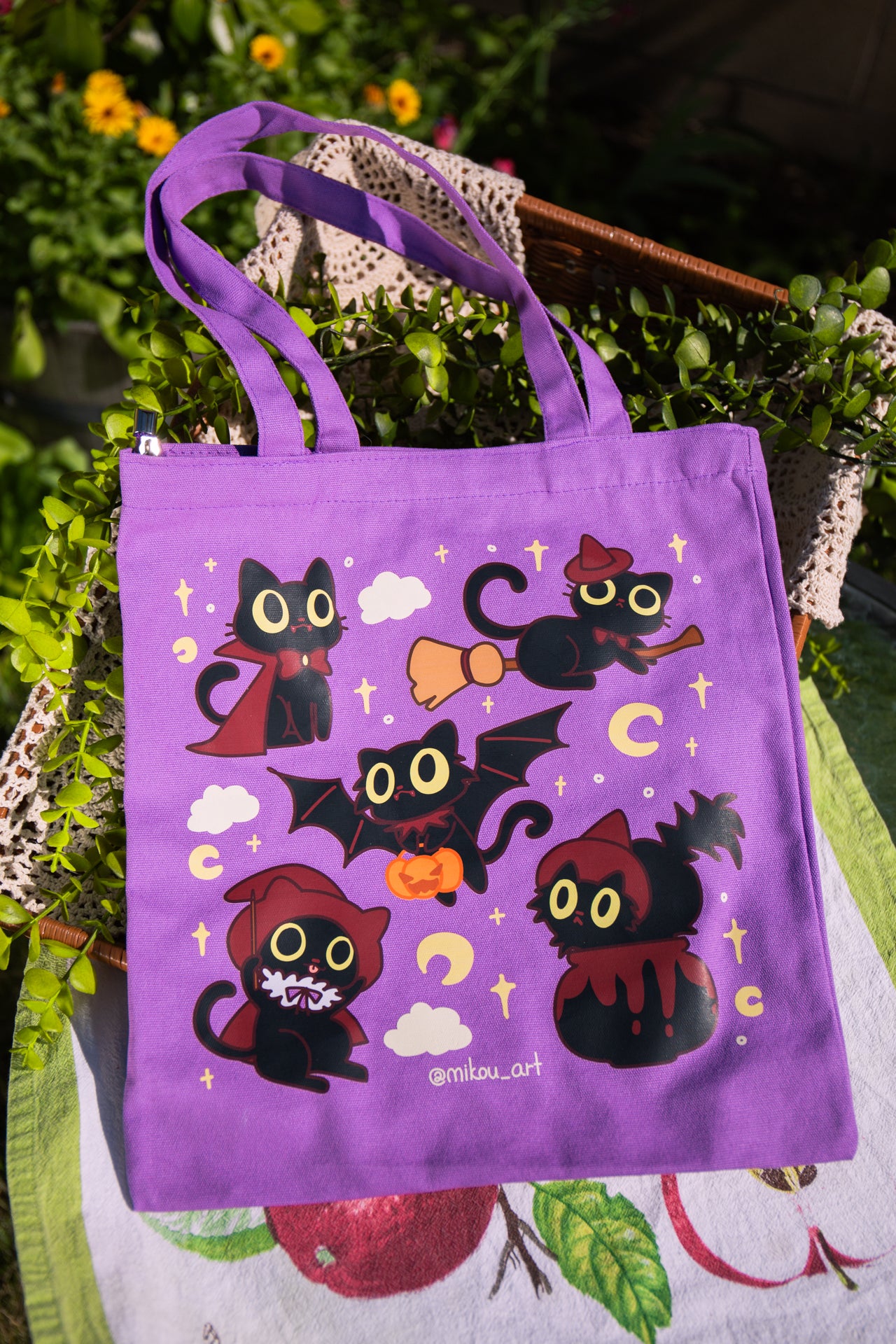 Vampire Cats Cotton Tote Bag | Inner Pocket + Zipper | 100% Cotton | Gift for Cat Lovers | Handmade, Durable and Functional