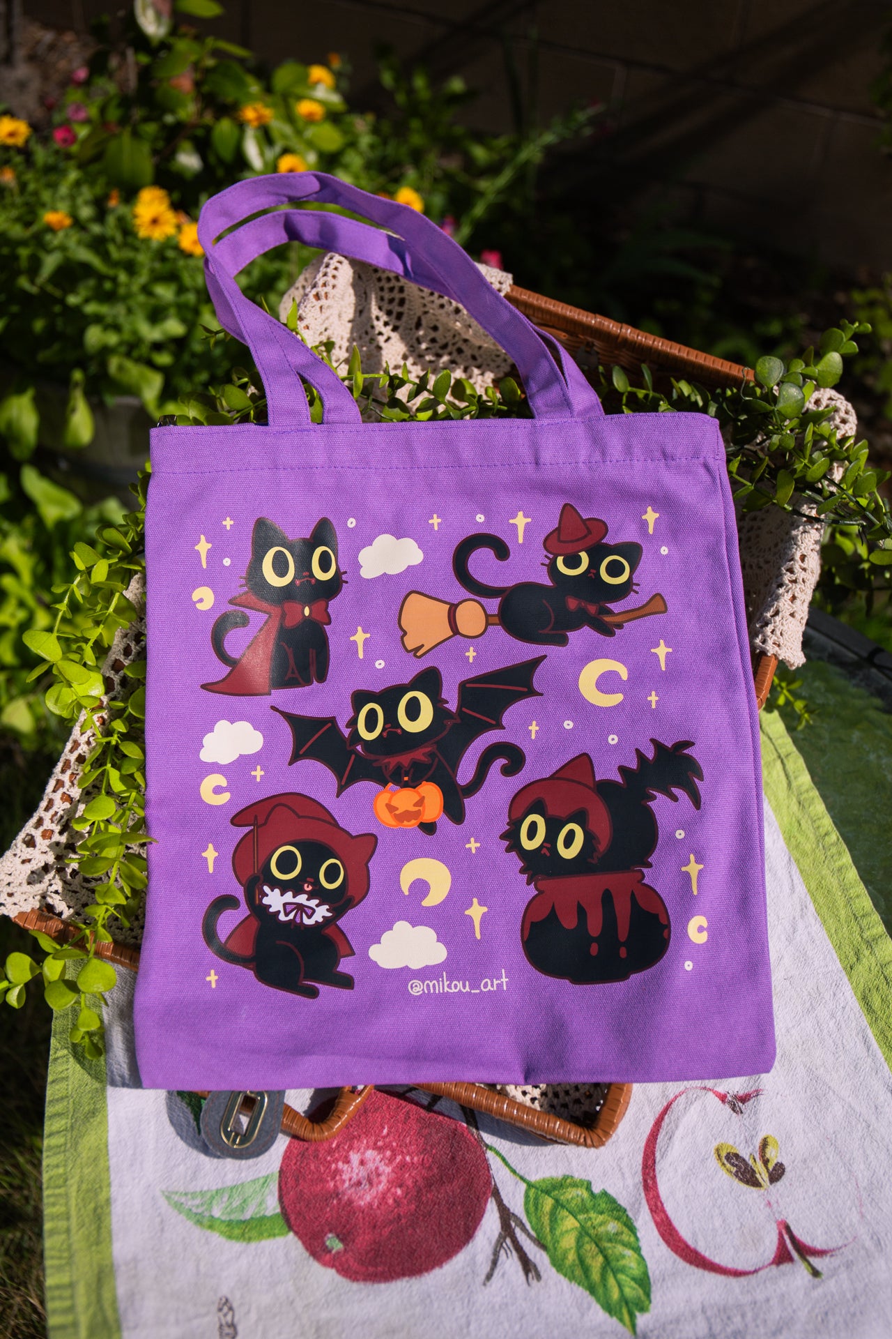 Vampire Cats Cotton Tote Bag | Inner Pocket + Zipper | 100% Cotton | Gift for Cat Lovers | Handmade, Durable and Functional