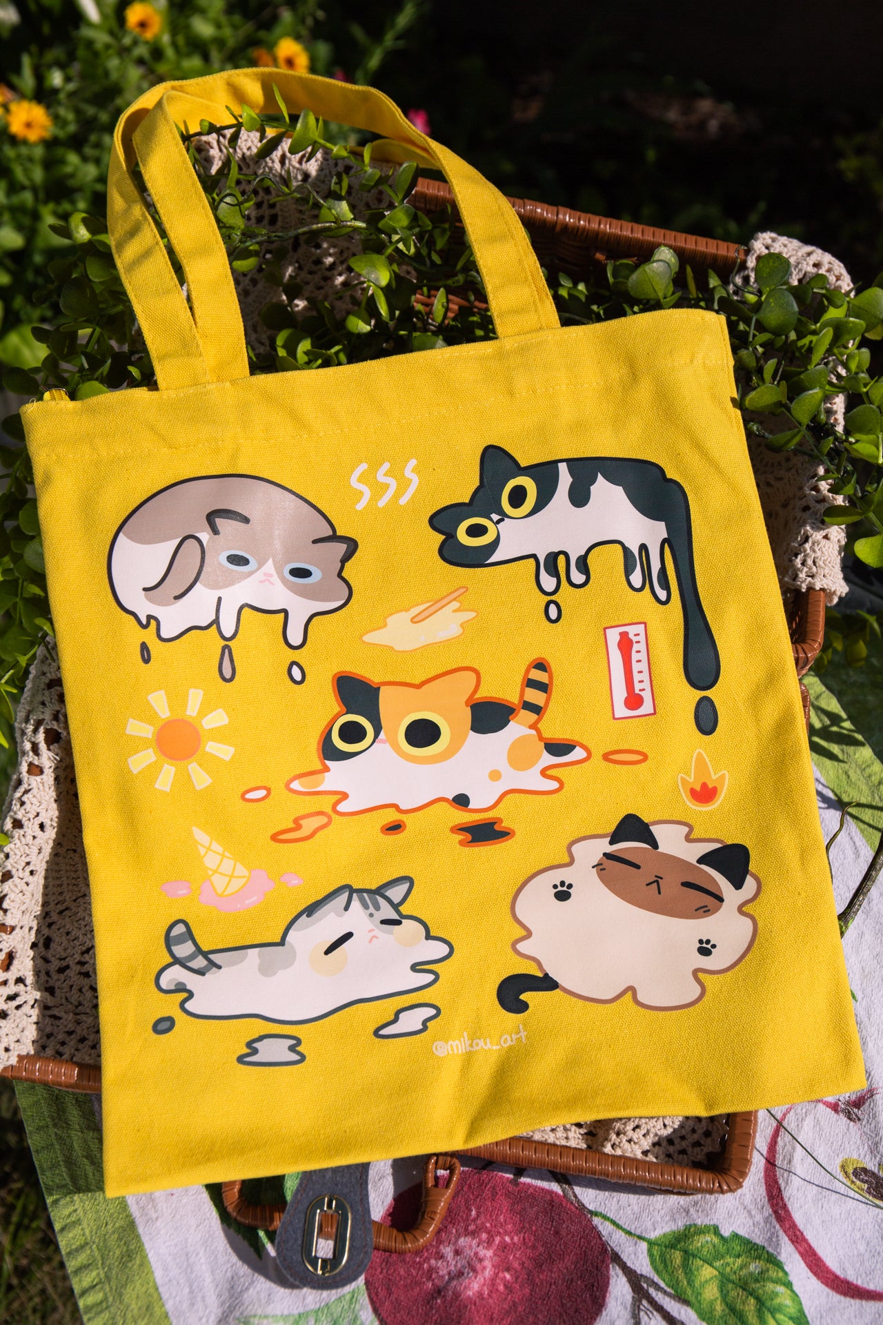 Melting Cats Cotton Tote Bag | Inner Pocket + Zipper | 100% Cotton | Gift for Cat Lovers | Handmade, Durable and Functional