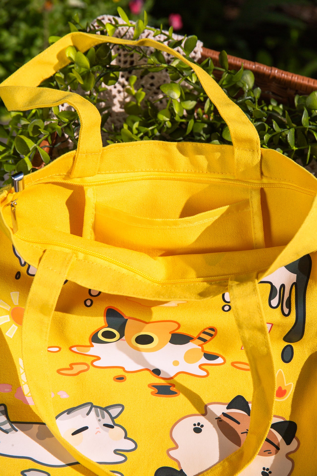 Melting Cats Cotton Tote Bag | Inner Pocket + Zipper | 100% Cotton | Gift for Cat Lovers | Handmade, Durable and Functional